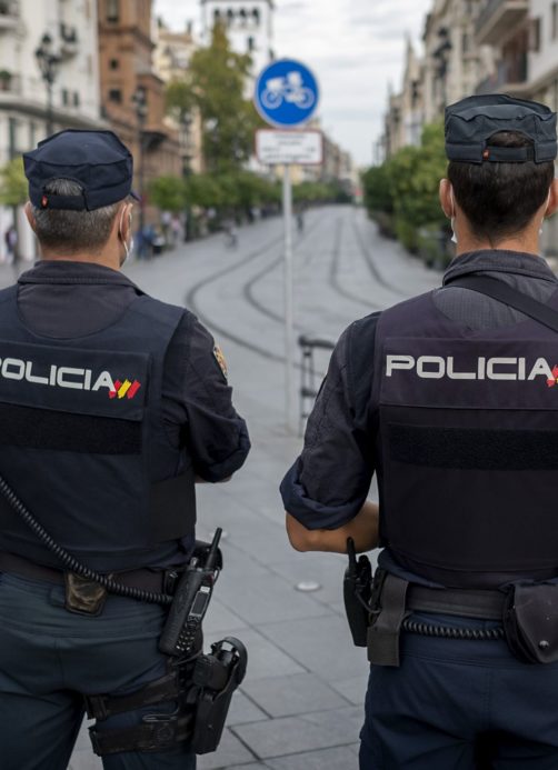 Sevilla/03-11-2020: Agentes de policía nacional en el centro de Sevilla, durante labores rutinarias de vigilancia.
FOTO: PACO PUENTES/EL PAIS