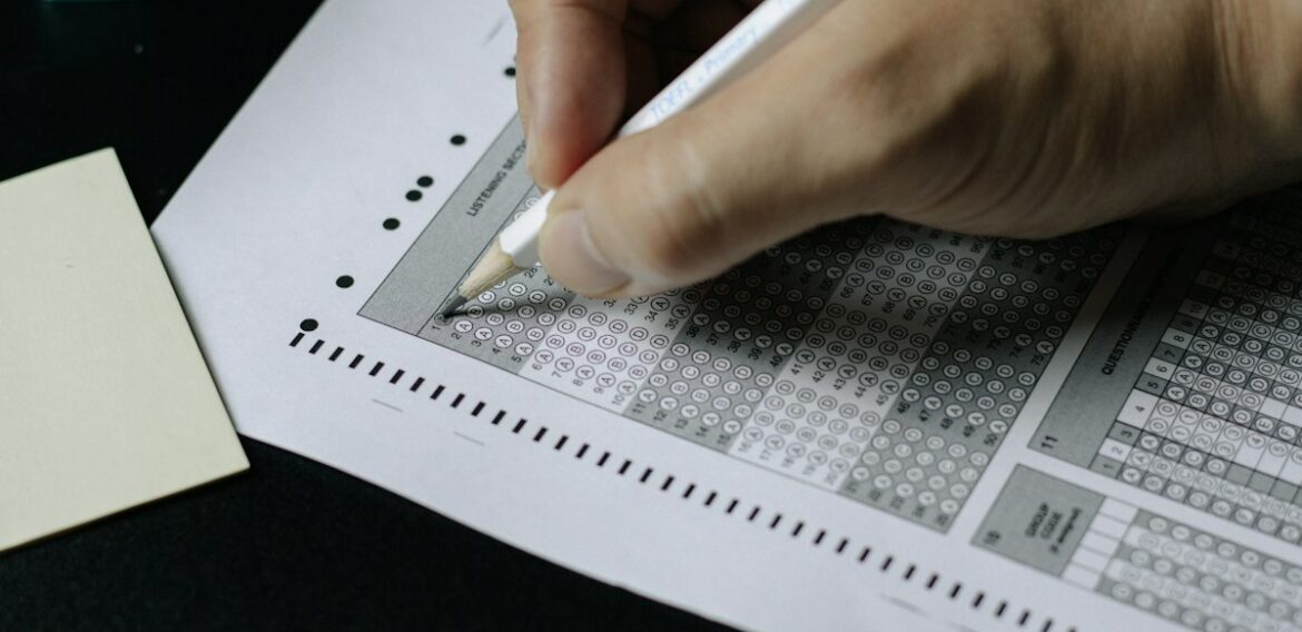 Examen funcionario de prisiones: test, supuestos y nota
